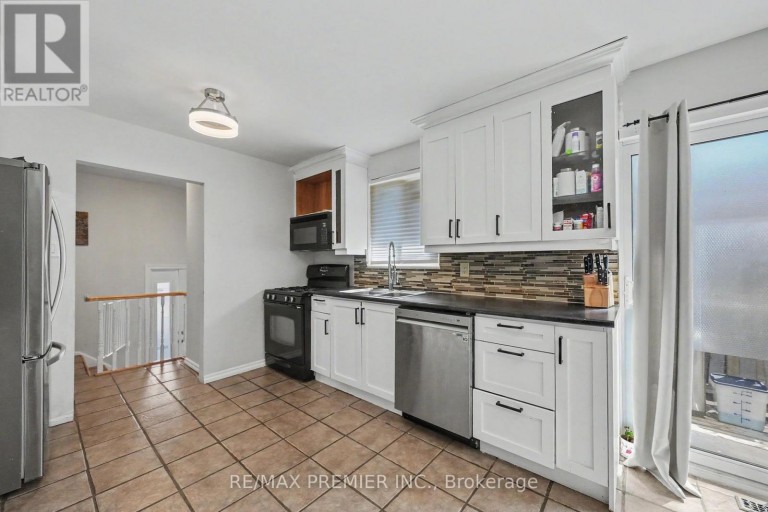 249 BRITANNIA AVENUE, Bradford West Gwillimbury (Bradford), Ontario, L3Z1A6
