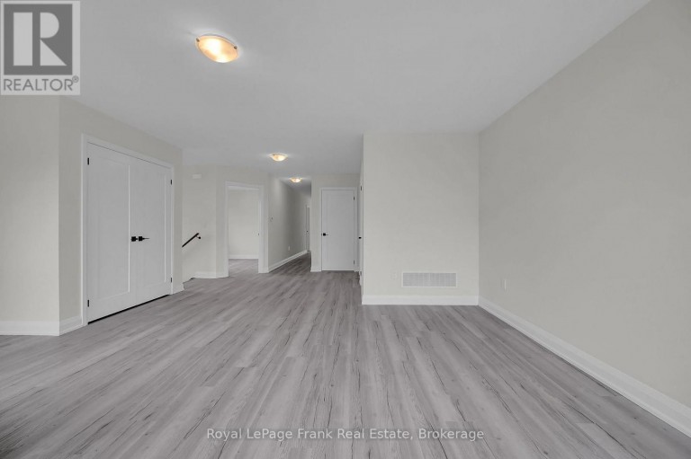 321 ANDERSON AVENUE, Oshawa (McLaughlin), Ontario, L1J2N8