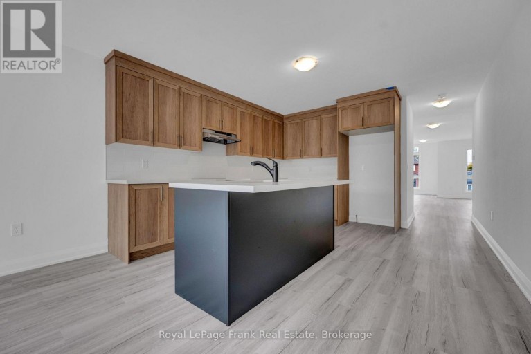 321 ANDERSON AVENUE, Oshawa (McLaughlin), Ontario, L1J2N8