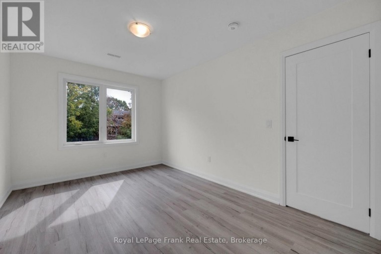 321 ANDERSON AVENUE, Oshawa (McLaughlin), Ontario, L1J2N8