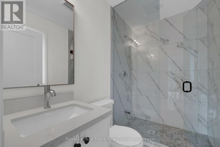 321 ANDERSON AVENUE, Oshawa (McLaughlin), Ontario, L1J2N8