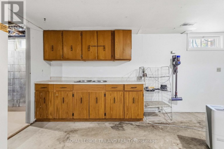 130 FUNDY AVENUE, London East (East O), Ontario, N5W1R9