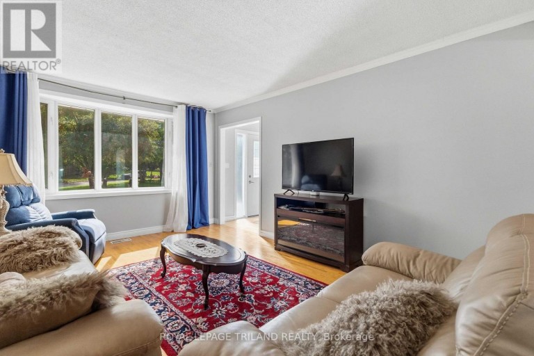 130 FUNDY AVENUE, London East (East O), Ontario, N5W1R9