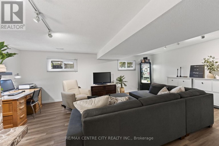 71 ARDSLEY ROAD, London North (North I), Ontario, N6G3J4
