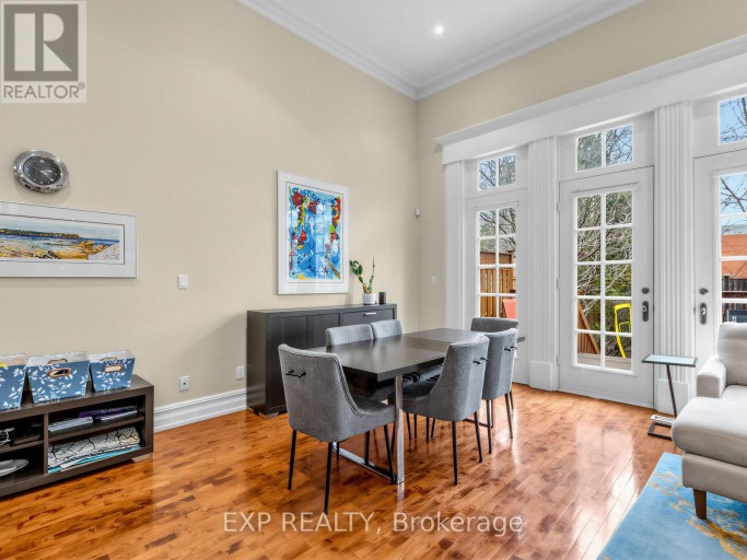 241 POPLAR PLAINS ROAD, Toronto (Casa Loma), Ontario, M4V2N8