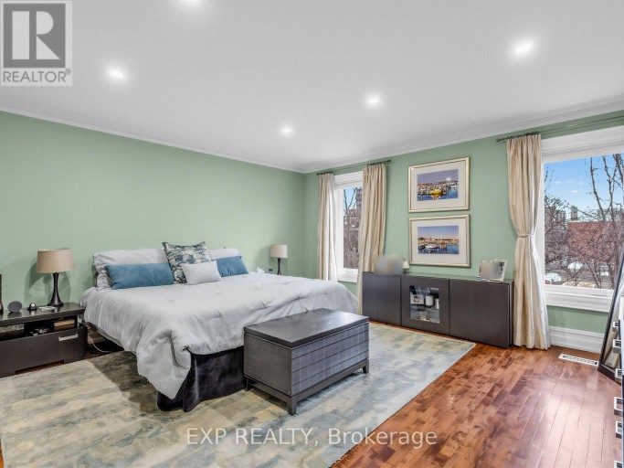241 POPLAR PLAINS ROAD, Toronto (Casa Loma), Ontario, M4V2N8