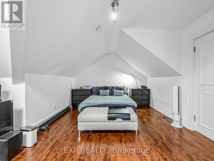241 POPLAR PLAINS ROAD, Toronto (Casa Loma), Ontario, M4V2N8