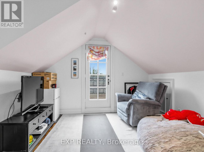 241 POPLAR PLAINS ROAD, Toronto (Casa Loma), Ontario, M4V2N8