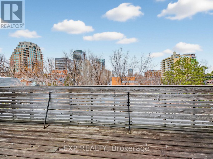 241 POPLAR PLAINS ROAD, Toronto (Casa Loma), Ontario, M4V2N8