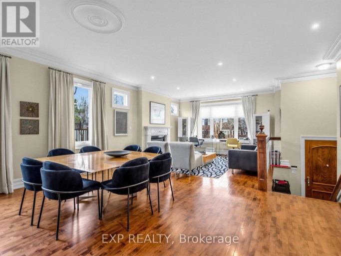 241 POPLAR PLAINS ROAD, Toronto (Casa Loma), Ontario, M4V2N8