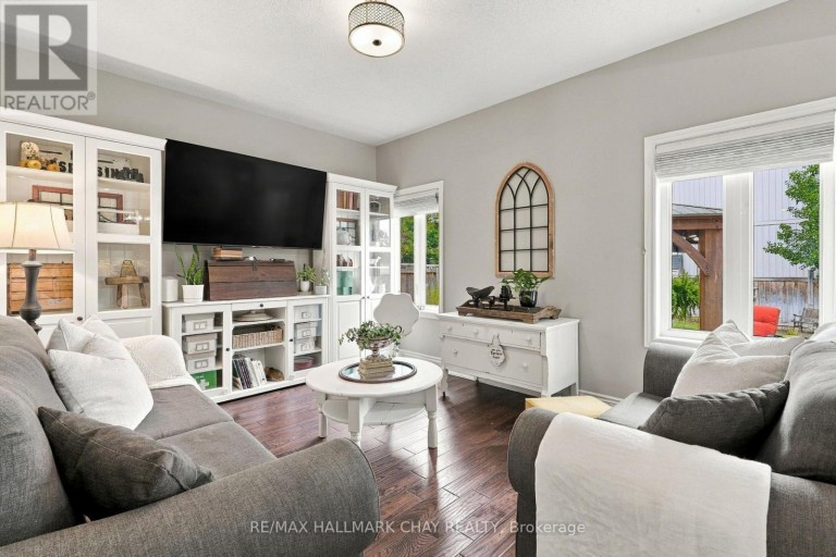 2 NADMARC COURT, Essa (Angus), Ontario, L0M1B4