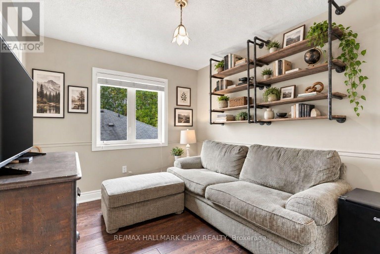 2 NADMARC COURT, Essa (Angus), Ontario, L0M1B4