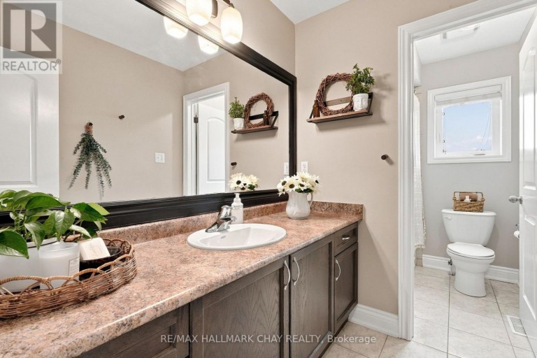 2 NADMARC COURT, Essa (Angus), Ontario, L0M1B4