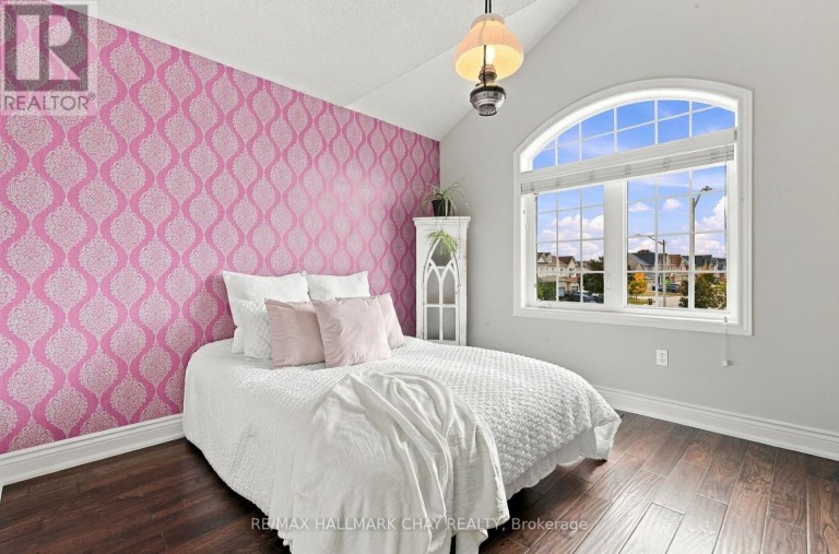 2 NADMARC COURT, Essa (Angus), Ontario, L0M1B4