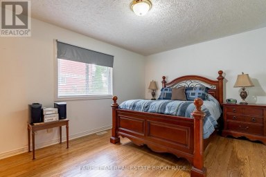 4 CHARLES STREET Penetanguishene Ontario photo 10