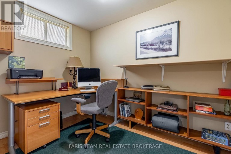 4 CHARLES STREET, Penetanguishene, Ontario, L9M2G6