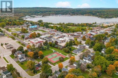 4 CHARLES STREET Penetanguishene Ontario photo 26