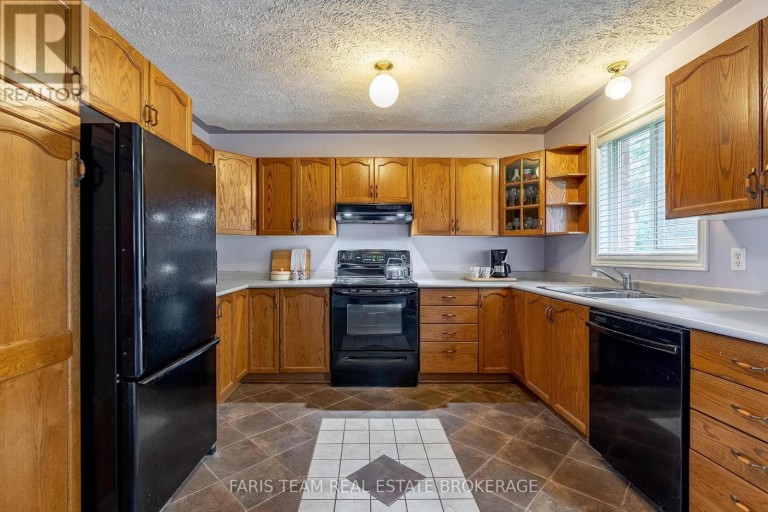 4 CHARLES STREET, Penetanguishene, Ontario, L9M2G6