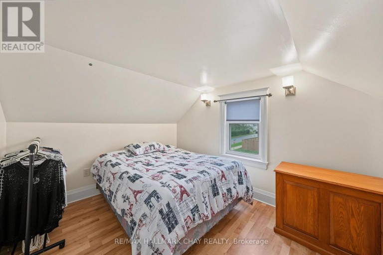 70 DOUGLAS STREET, Orillia, Ontario, L3V5Y6