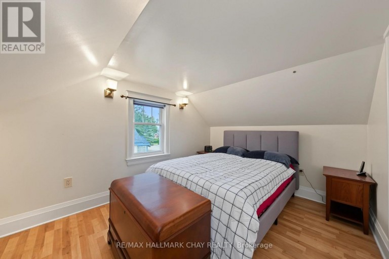 70 DOUGLAS STREET, Orillia, Ontario, L3V5Y6