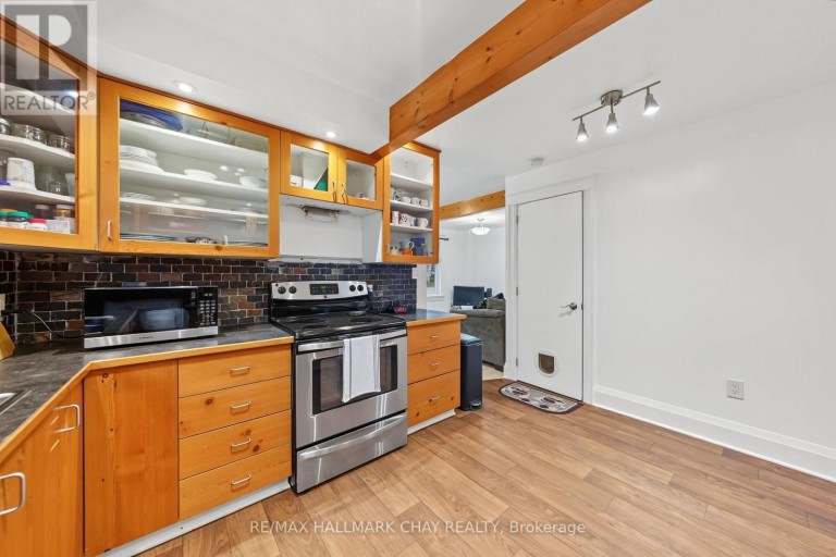 70 DOUGLAS STREET, Orillia, Ontario, L3V5Y6