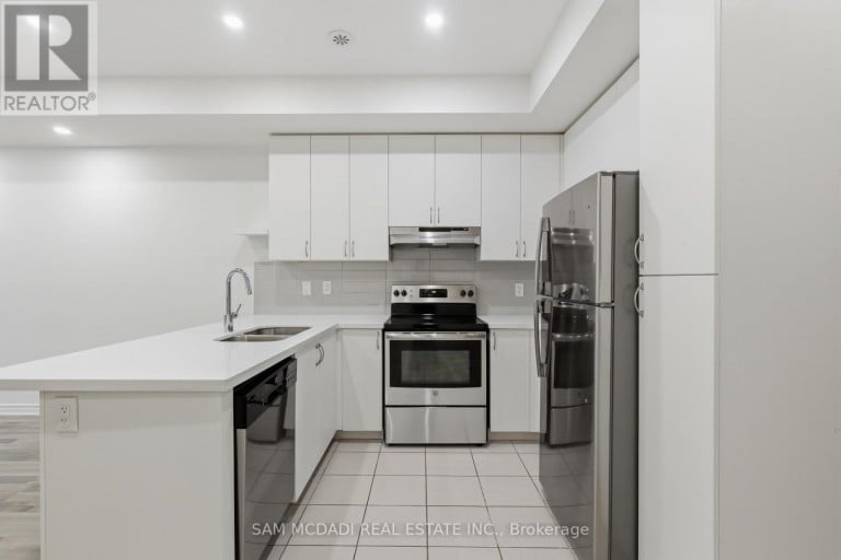 6 - 2285 MCNAB LANE, Mississauga (Clarkson), Ontario, L5J0B3
