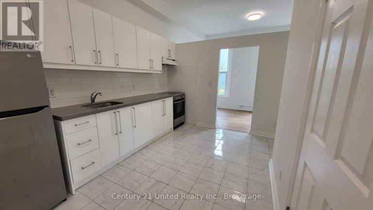 11 - 172.5 HUNTER STREET W, Peterborough (Town Ward 3), Ontario, K9H2L2