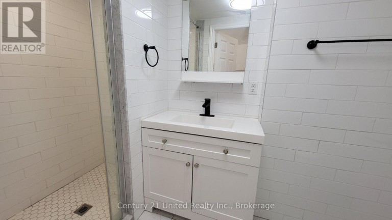 11 - 172.5 HUNTER STREET W, Peterborough (Town Ward 3), Ontario, K9H2L2