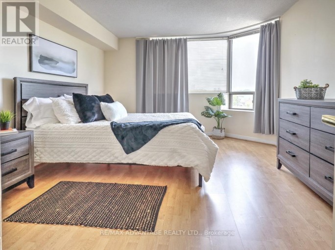 304 - 695 RICHMOND STREET, London East (East F), Ontario, N6A5M8