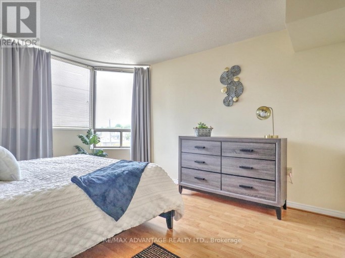 304 - 695 RICHMOND STREET, London East (East F), Ontario, N6A5M8