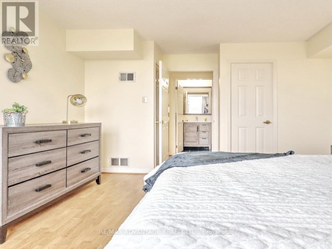304 - 695 RICHMOND STREET, London East (East F), Ontario, N6A5M8