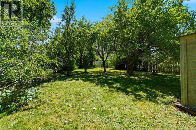 17 EDGEMERE CRESCENT, London South (South T), Ontario, N5Z4M6