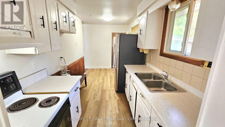 17 EDGEMERE CRESCENT, London South (South T), Ontario, N5Z4M6