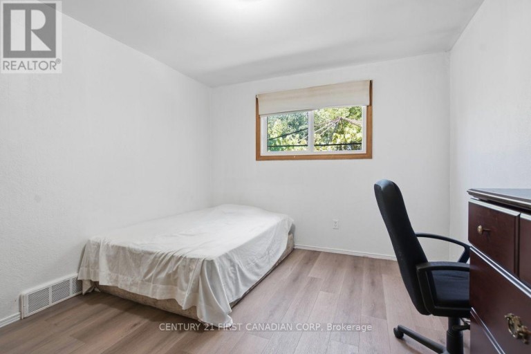 17 EDGEMERE CRESCENT, London South (South T), Ontario, N5Z4M6