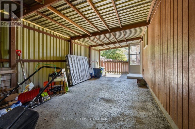17 EDGEMERE CRESCENT, London South (South T), Ontario, N5Z4M6