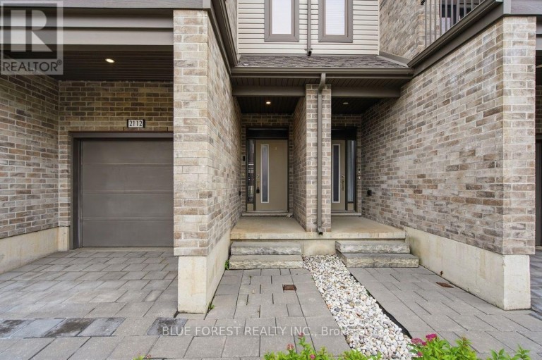 2112 MEADOWGATE BOULEVARD, London South (South U), Ontario, N6M0H5