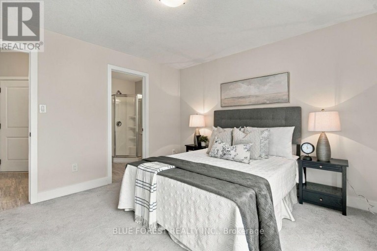 2112 MEADOWGATE BOULEVARD, London South (South U), Ontario, N6M0H5