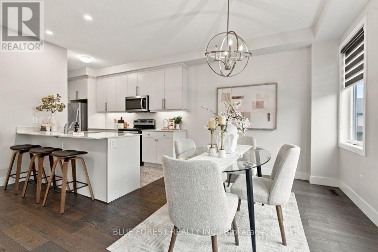 2112 MEADOWGATE BOULEVARD, London South (South U), Ontario, N6M0H5