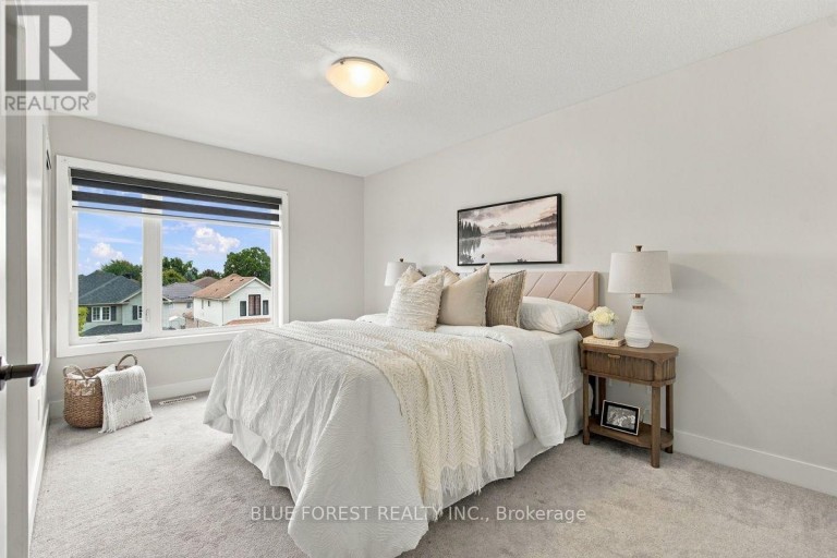 2112 MEADOWGATE BOULEVARD, London South (South U), Ontario, N6M0H5