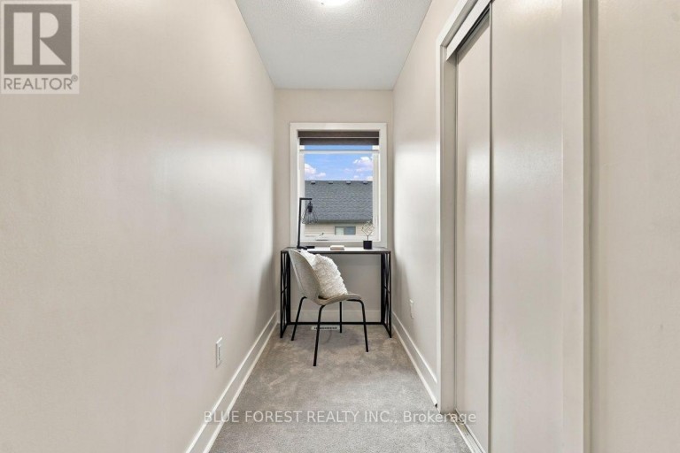 2112 MEADOWGATE BOULEVARD, London South (South U), Ontario, N6M0H5