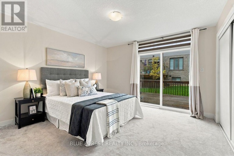2112 MEADOWGATE BOULEVARD, London South (South U), Ontario, N6M0H5