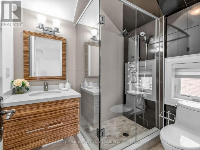 212 EMPRESS AVENUE, Toronto (Willowdale East), Ontario, M2N3T9