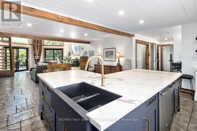 190 LAKESHORE ROAD E, Blue Mountains, Ontario, L9Y0M9