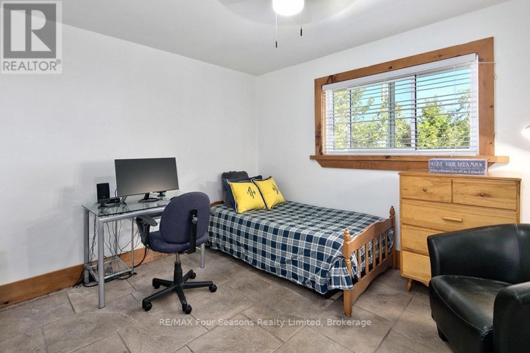 190 LAKESHORE ROAD E, Blue Mountains, Ontario, L9Y0M9