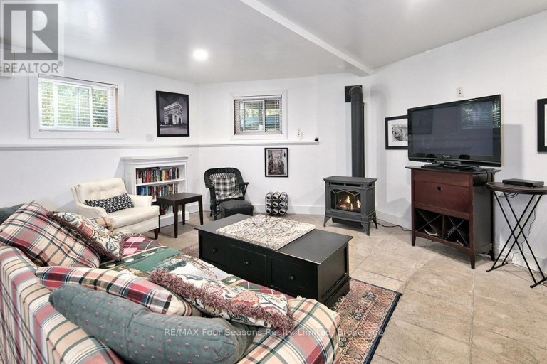 190 LAKESHORE ROAD E, Blue Mountains, Ontario, L9Y0M9