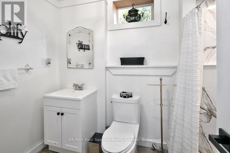 190 LAKESHORE ROAD E, Blue Mountains, Ontario, L9Y0M9