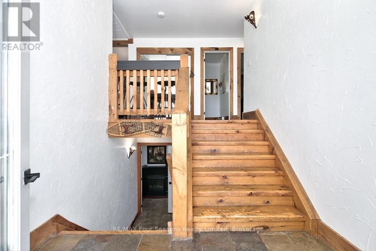 190 LAKESHORE ROAD E, Blue Mountains, Ontario, L9Y0M9