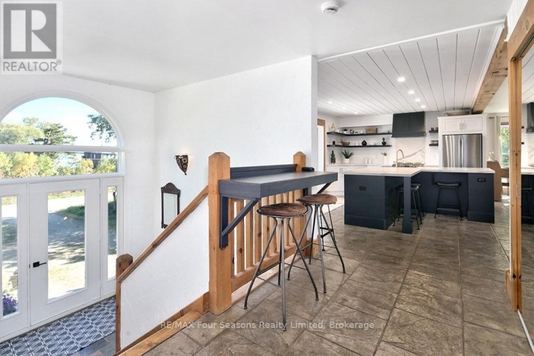 190 LAKESHORE ROAD E, Blue Mountains, Ontario, L9Y0M9