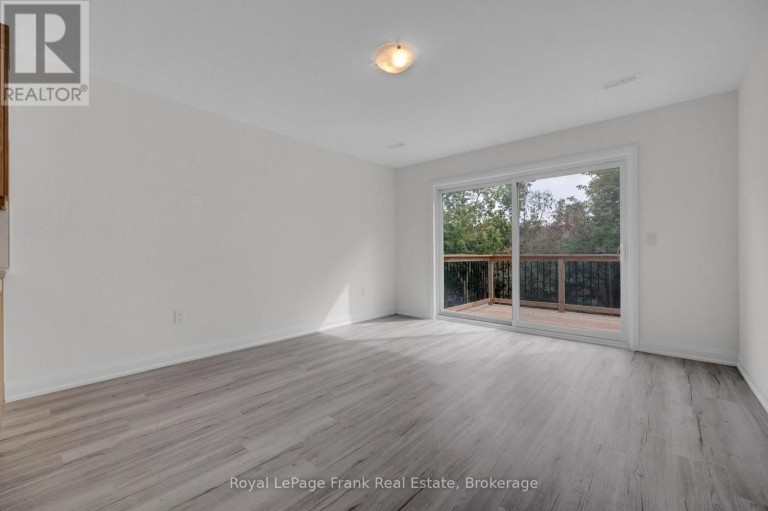 323 ANDERSON AVENUE, Oshawa (McLaughlin), Ontario, L1J2N8