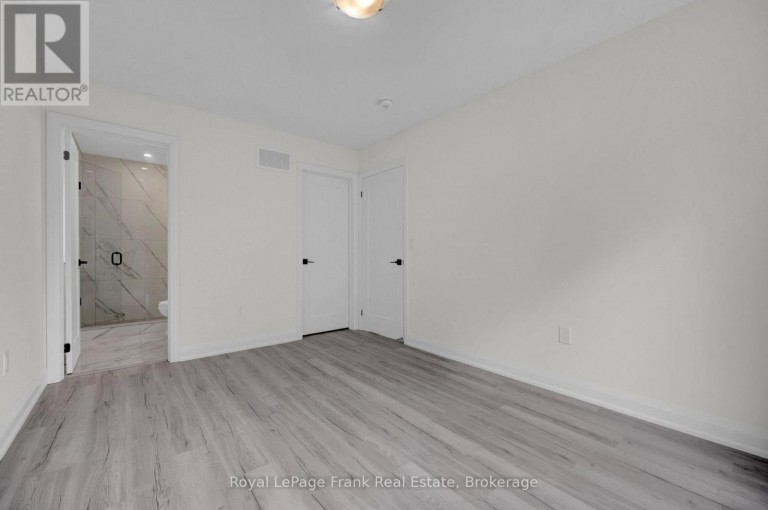 323 ANDERSON AVENUE, Oshawa (McLaughlin), Ontario, L1J2N8